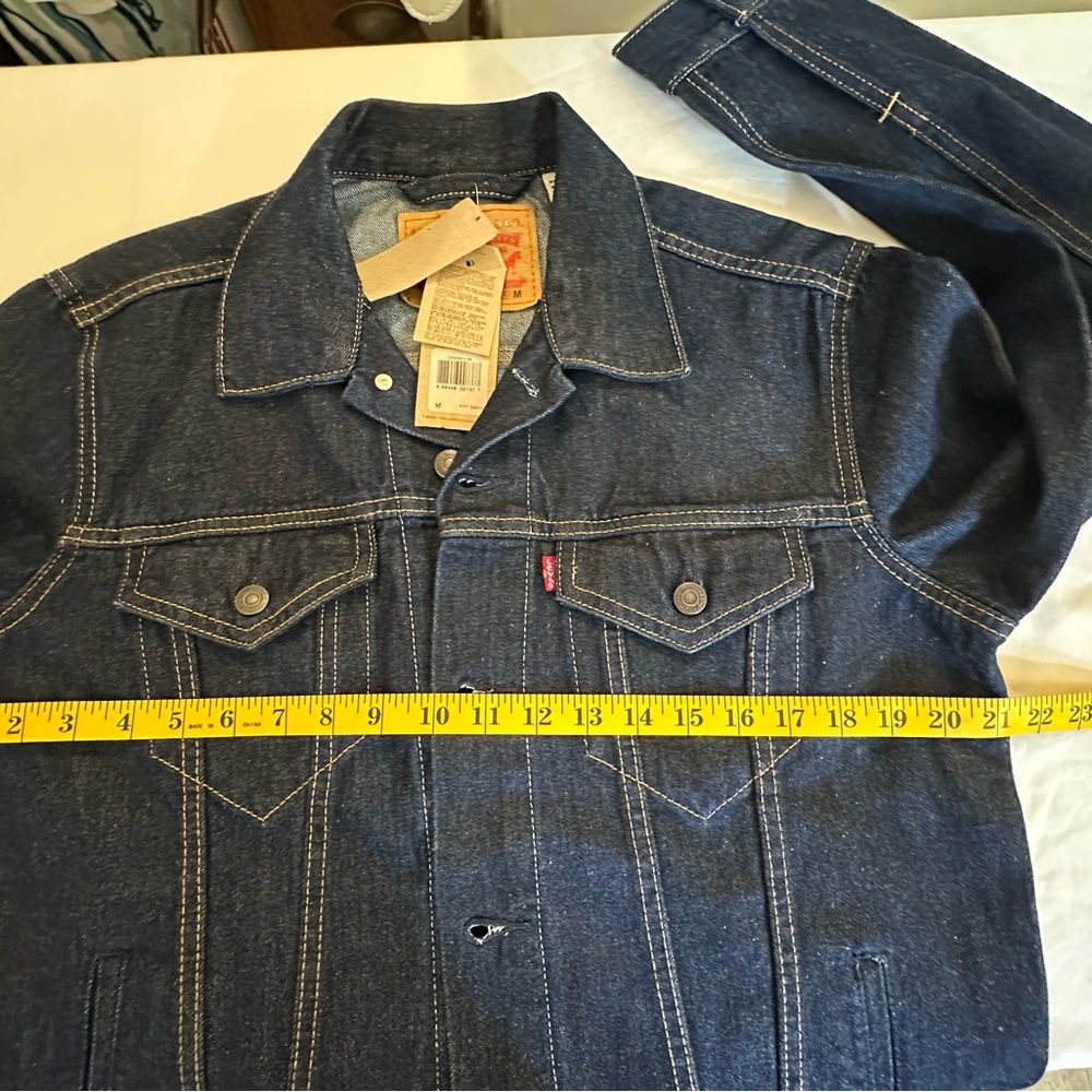 NWT Levi’s Dark Wash Men’s Denim Trucker Jacket Classic Holiday Layering M XL - Picture 8 of 11
